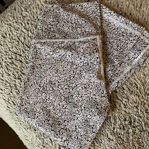 Lululemon Flower print Wunder under leggings